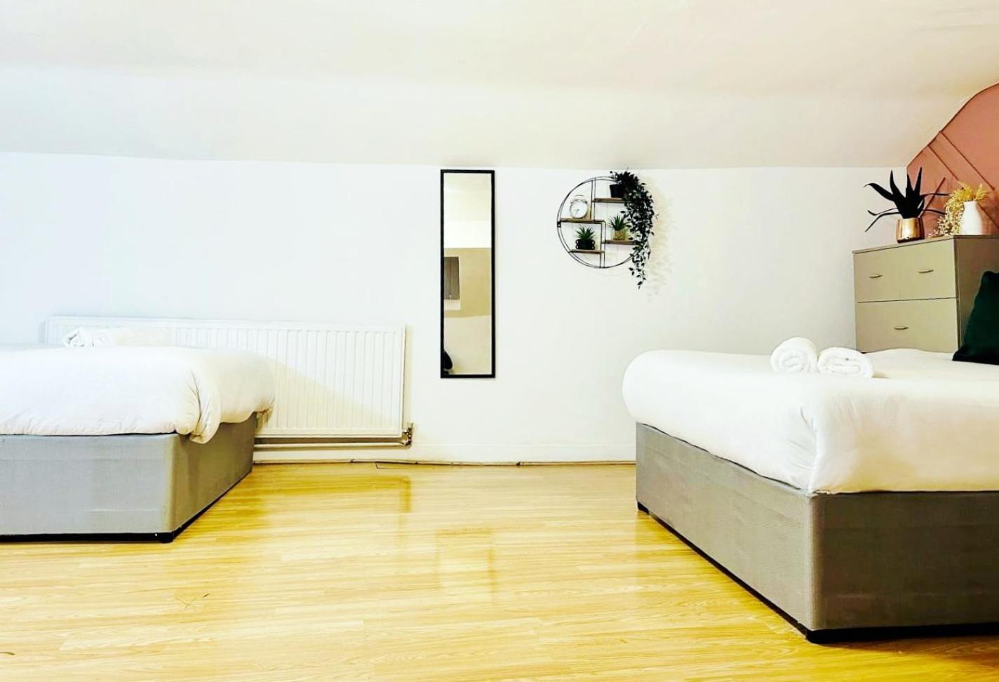 Centre With Tennis Table Apartment *